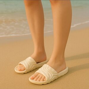 Crocs X Salehe Bembury The Pollex Slide - Parsnip NEW Cream Collab Sandals sz 10